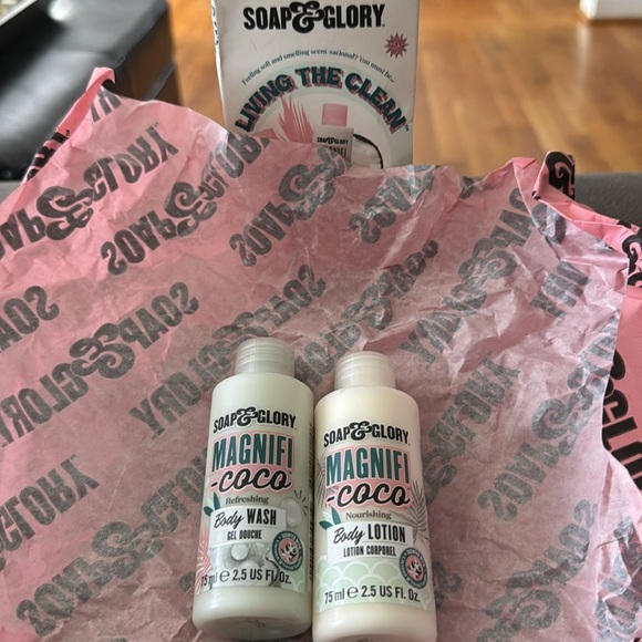 New Soap & Glory "Living the Clean" Magnifi-coco Clean & Cream Duo Gift Set - Picture 7 of 8